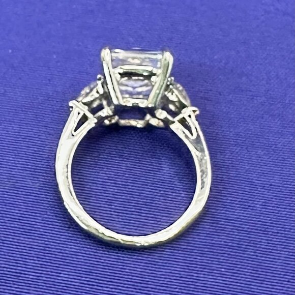 Large Emerald Cut Crystal Silver-Tone Ring Size 5.5 - Picture 5 of 15